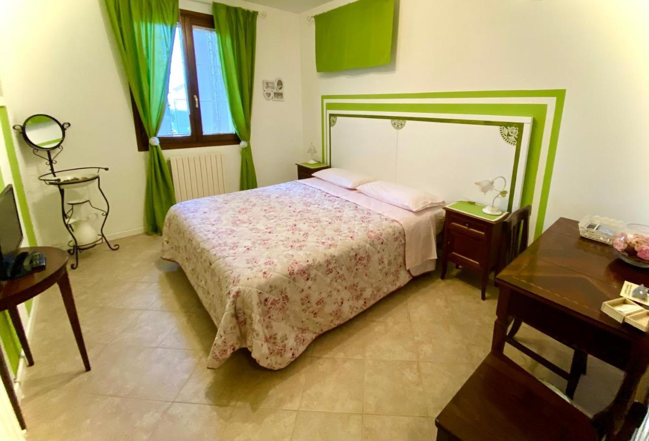 Bed and Breakfast A Casa Di Laura Оккьобелло Экстерьер фото